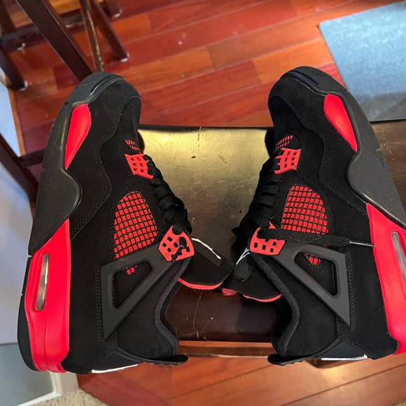 Jordan 4 Red Thunder - Picture 4 of 7